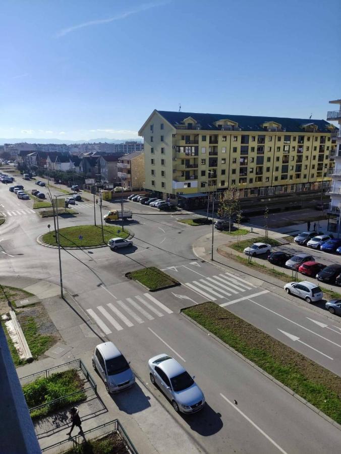City Point Apartment Podgoriţa Exterior foto
