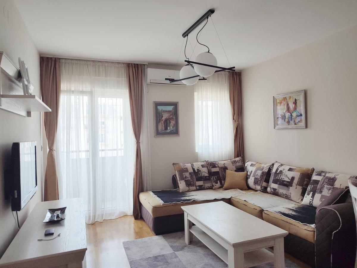 City Point Apartment Podgoriţa Exterior foto