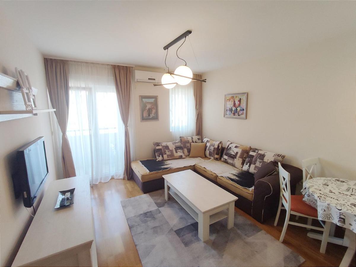 City Point Apartment Podgoriţa Exterior foto
